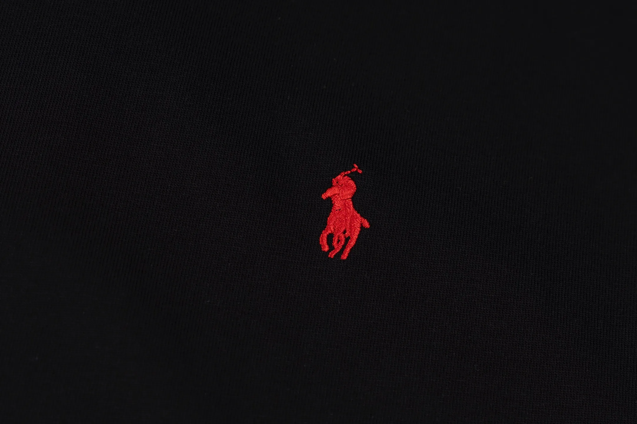 🅿️180 Style No. #Z67 Ralph Lauren embroidery small label round neck short sleeves Fabric: 32-count double yarn 280g pure cotton fabric Weaving and dyeing threads in the same cylinder with the same color The same color Process: Imported machine small label full embroidery Supporting: complete three labels Cardboard oil paper code sticker packaging High temperature pre-shrinking process before production, no shrinkage and deformation Imported machine professional plate production os version can wear up to 200 pounds Manual size measurement An error of 2-3cm is normal. Color: black white size: s m l xl